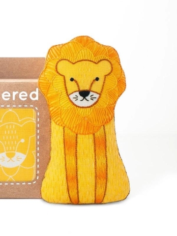 Kiriki Press Embroidery Kit: Lion cover image